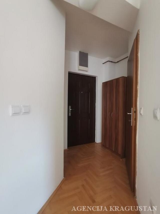 Izdavanje, Stan, 61. 00m2 , Bubanj