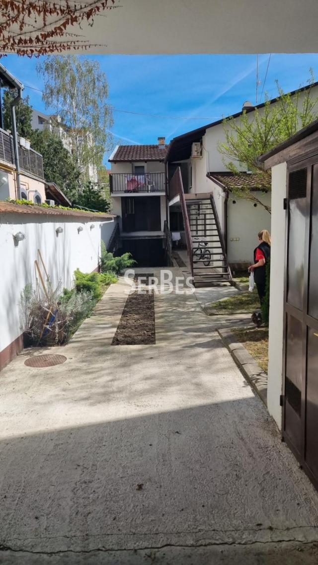 Prodajem duplex garazu 14m2 +14m2 na Grbavici ID#1574