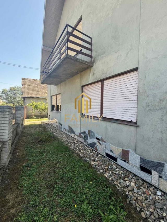 Prodaje se porodična kuća sa pomoćnim objektima u Kulpinu, 109m2