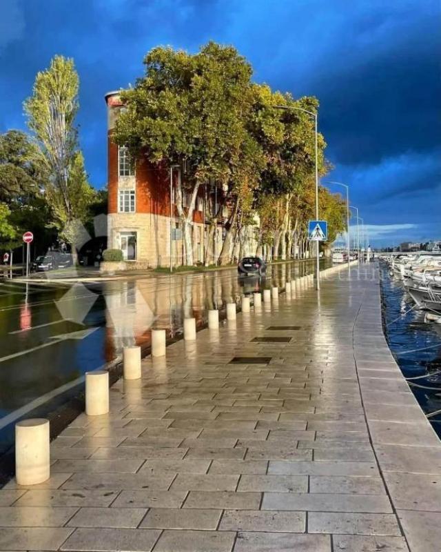 Zadar, Poluotok, posebna zgrada