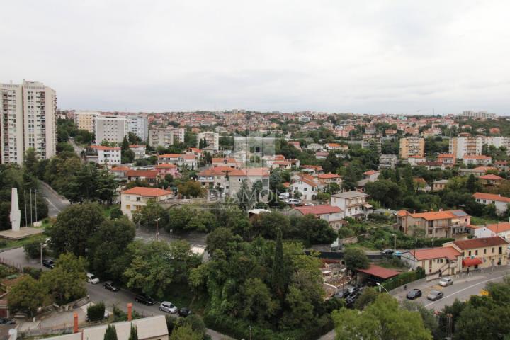 Rijeka, lijep stan na odličnoj lokaciji