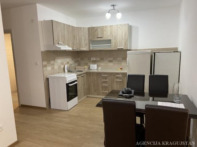 Izdavanje, Stan, 66. 00m2 , Centar