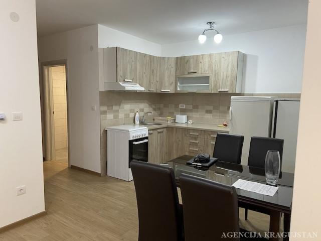 Izdavanje, Stan, 66. 00m2 , Centar