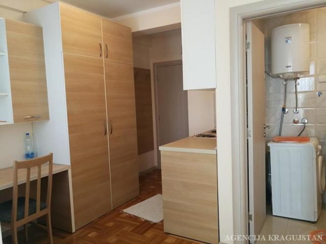 Izdavanje, Stan, 20. 00m2 , Centar