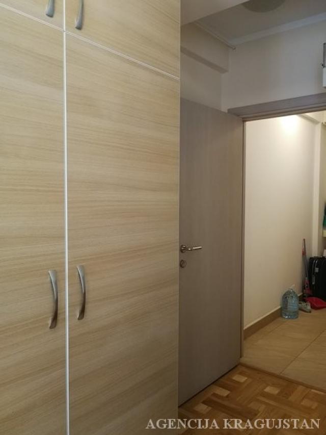 Izdavanje, Stan, 20. 00m2 , Centar