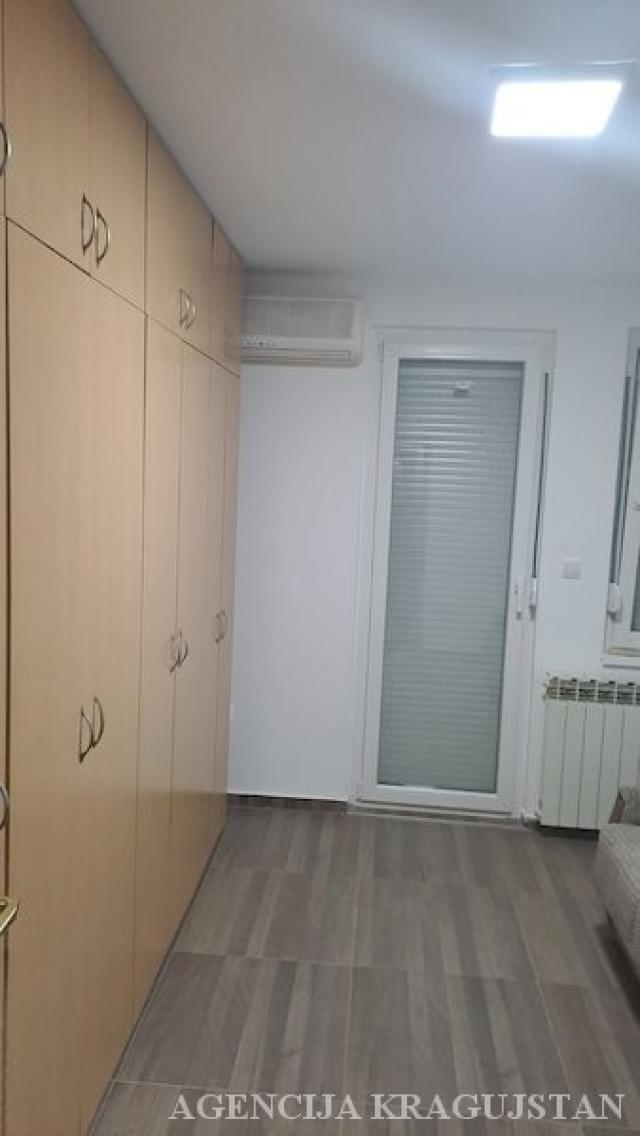 Izdavanje, Stan, 40. 00m2 , Bubanj