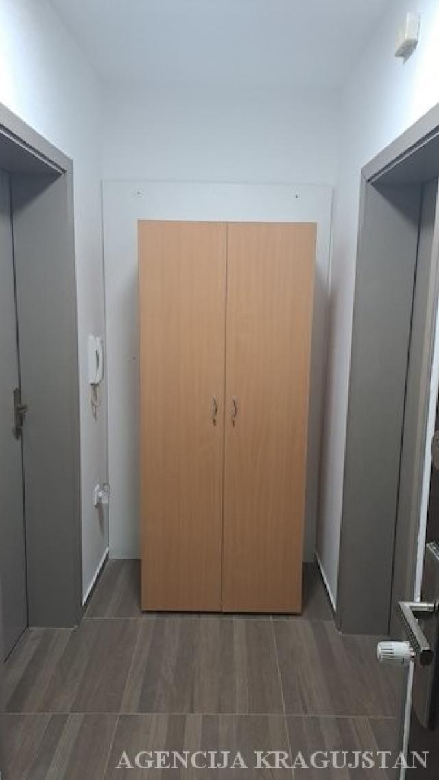 Izdavanje, Stan, 40. 00m2 , Bubanj