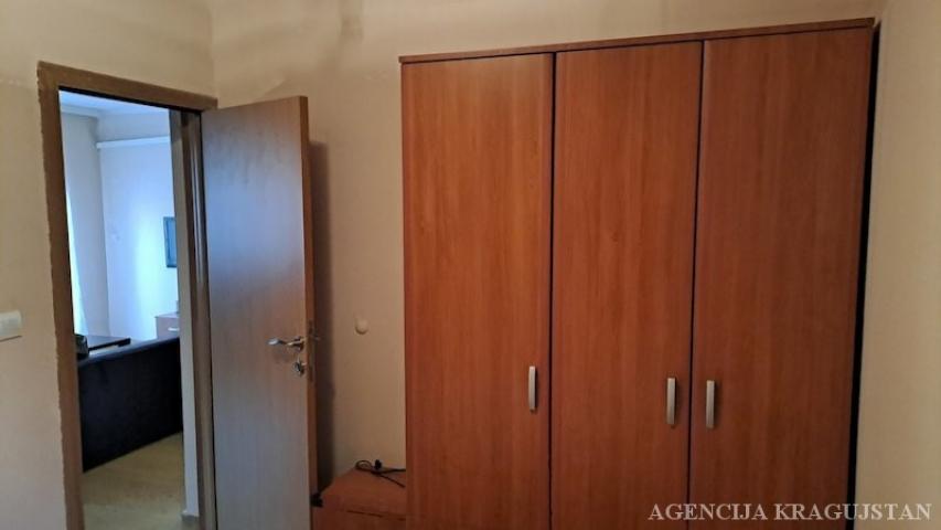 Izdavanje, Stan, 45. 00m2 , Centar