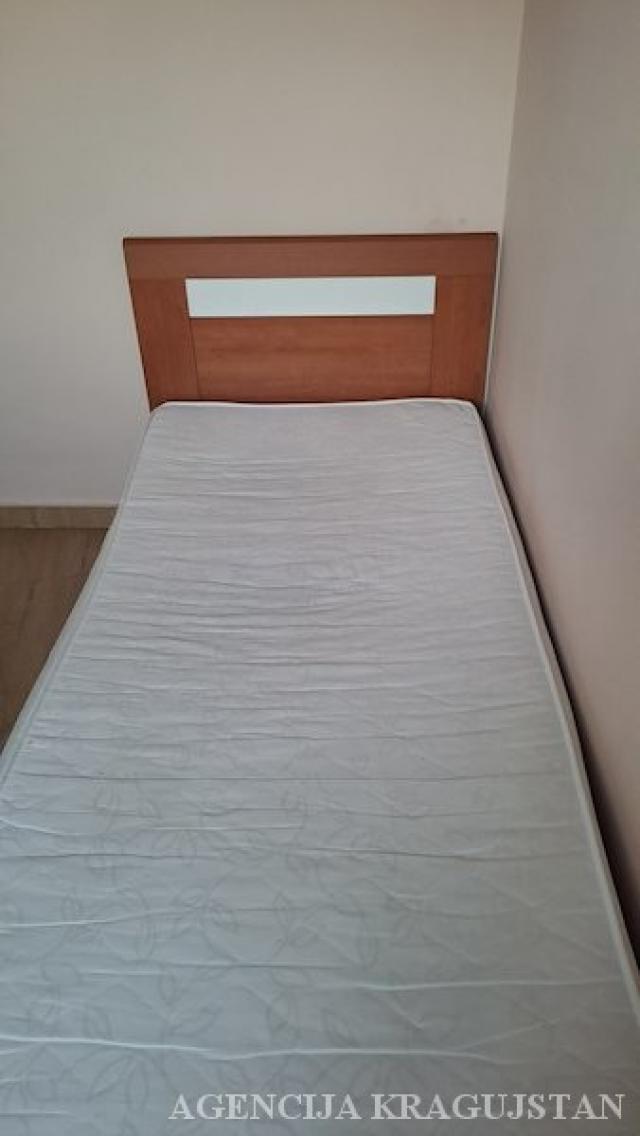 Izdavanje, Stan, 45. 00m2 , Centar