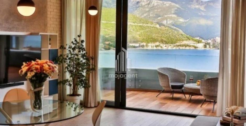 Luxurious Apartment in Royal Gardens Budva