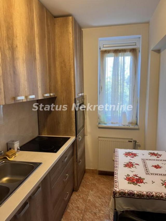 Salajka-Uknjižen Dvosoban stan 44 m2 na Prvom spratu-065/385 8880