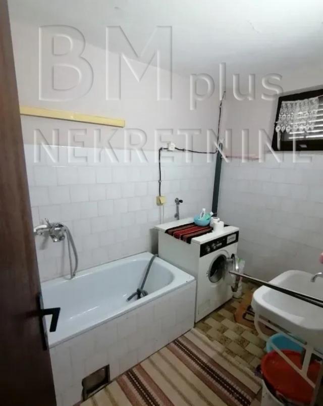 Kuća na prodaju 130m2 u Proseku, 65. 000 eur. 