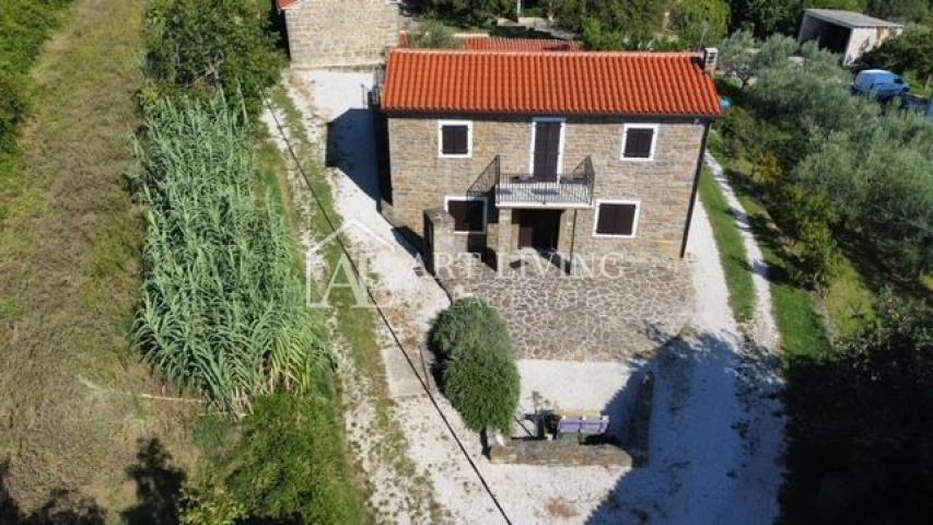 Buje-surroundings, Charming stone house with swimming pool