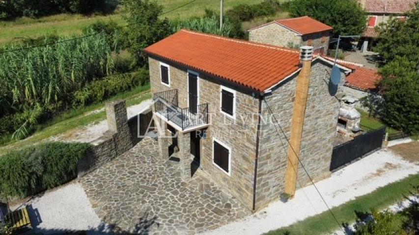 Buje-surroundings, Charming stone house with swimming pool