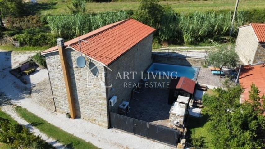 Buje-surroundings, Charming stone house with swimming pool