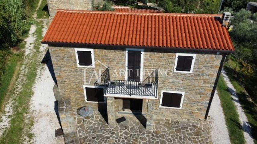 Buje-surroundings, Charming stone house with swimming pool