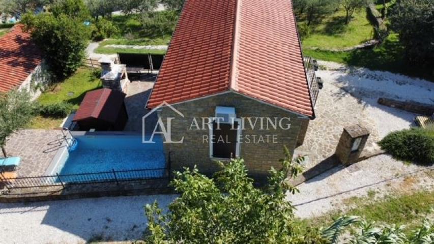 Buje-surroundings, Charming stone house with swimming pool