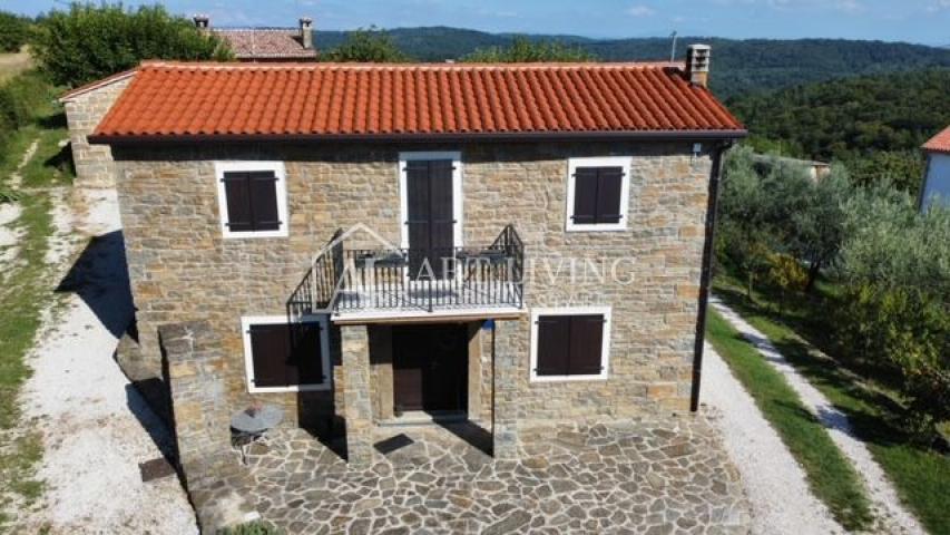 Buje-surroundings, Charming stone house with swimming pool