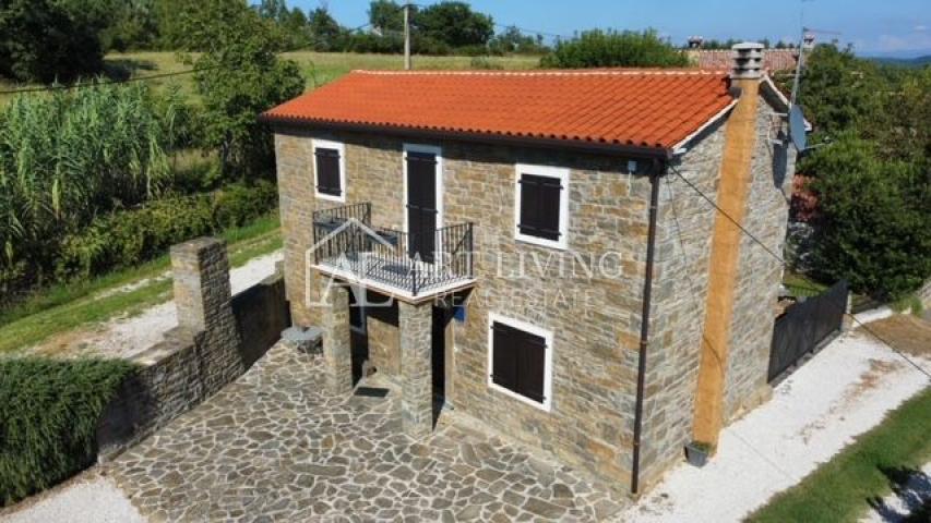 Buje-surroundings, Charming stone house with swimming pool