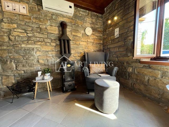 Buje-surroundings, Charming stone house with swimming pool