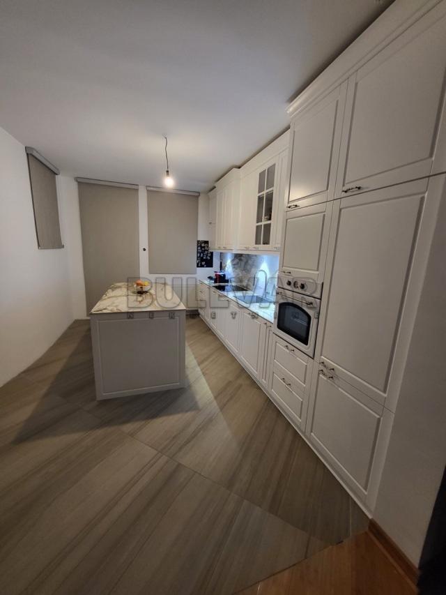 Izdaje se luksuzna kuća u Čalijama, 280m2