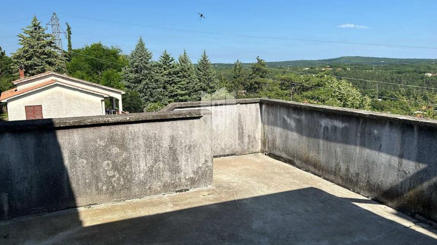 A spacious house in the suburbs of Labin