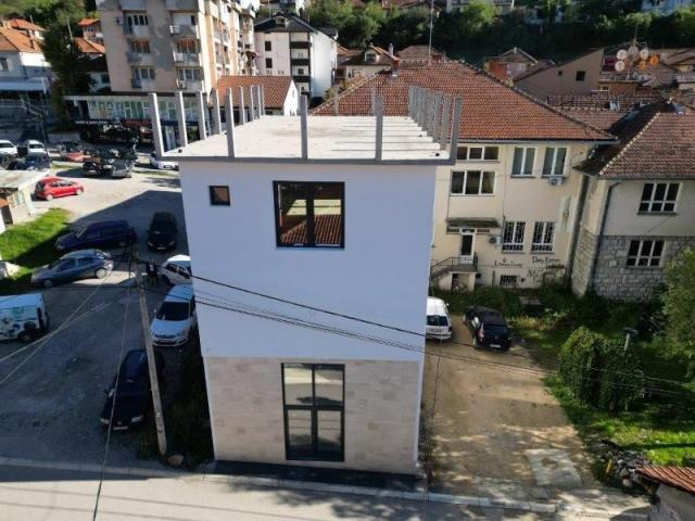 Izdaje se poslovni prostor 140 m2, ul. Branka Radičevića 7, Prijepolje