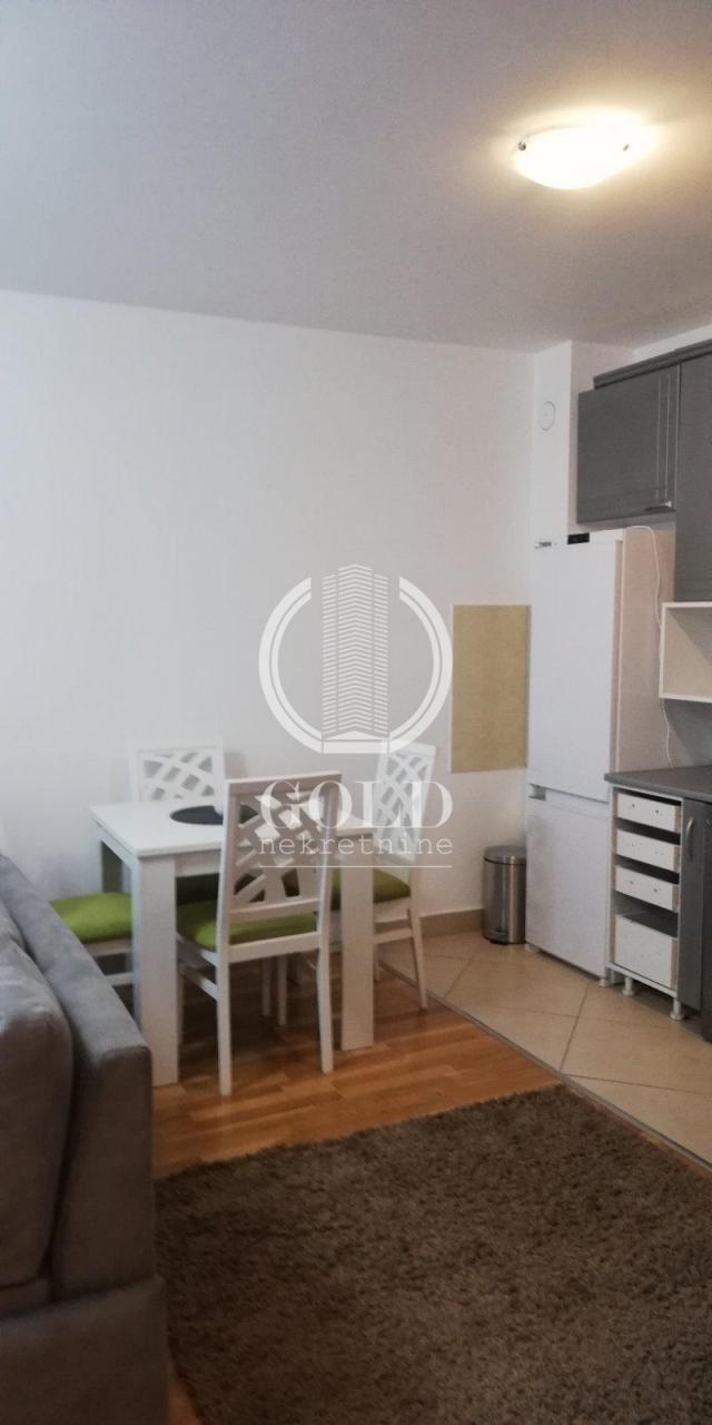 Izdavanje stana-Podbara, Jednoiposoban, 500eur ID#8162