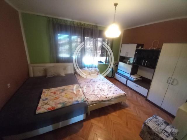 IZDAVANJE Kuća: NOVI SAD-Novi Sad-Futog, Josipa Mazara Sose, 120. 00m2, 350 ID#8175