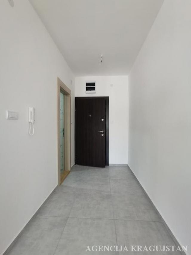 Izdavanje, Stan, 31. 00m2 , Bubanj