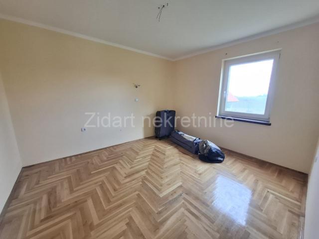 Tornik,  Kuća 250 m2, 4 ara, Preporuka