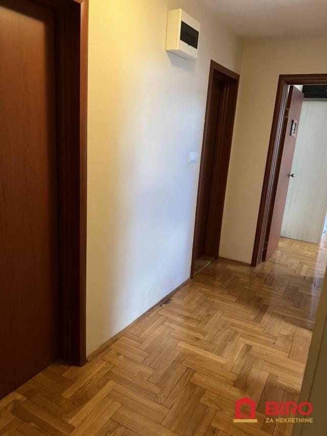 NOVI SAD - SOCIJALNO - ČETVOROSOBAN STAN - 89 m2