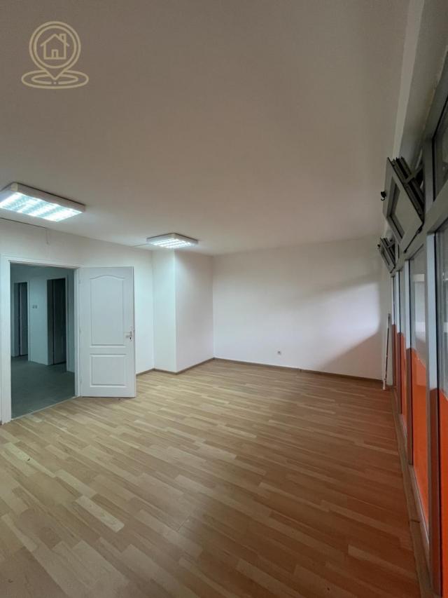 Duplex Stambeno-poslovni prostor u centru