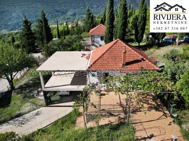 Two-storey house Mojdez Herceg Novi