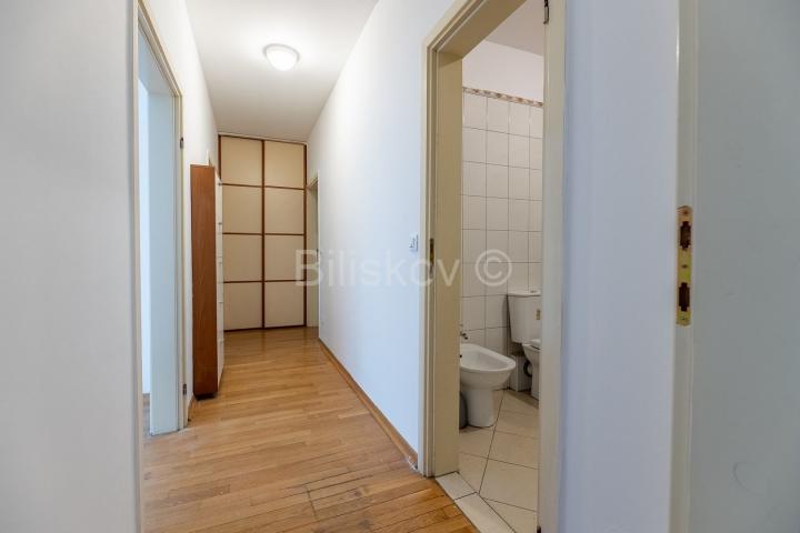 Prodaja, Zagreb, Maksimir, četverosoban stan 112m2, 1. kat, dizalo, GPM