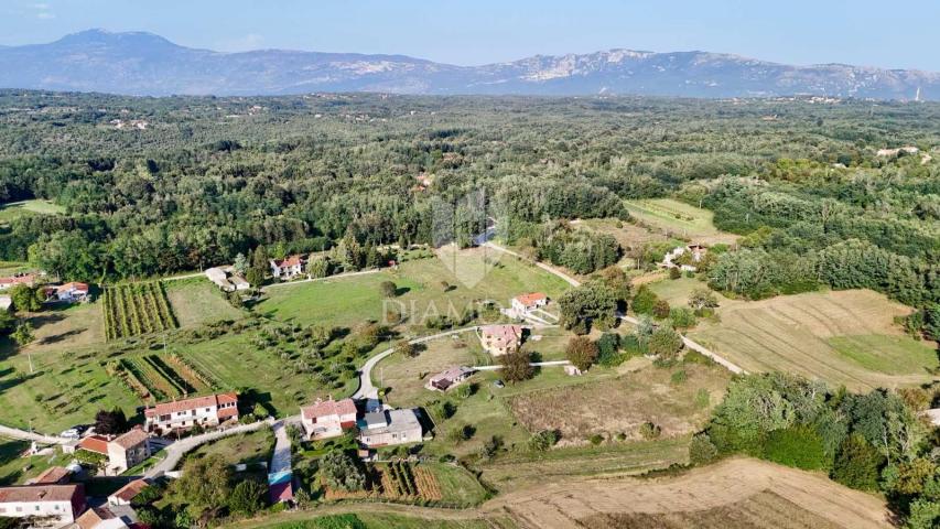 Lijepo građevinsko zemljište kod Labina