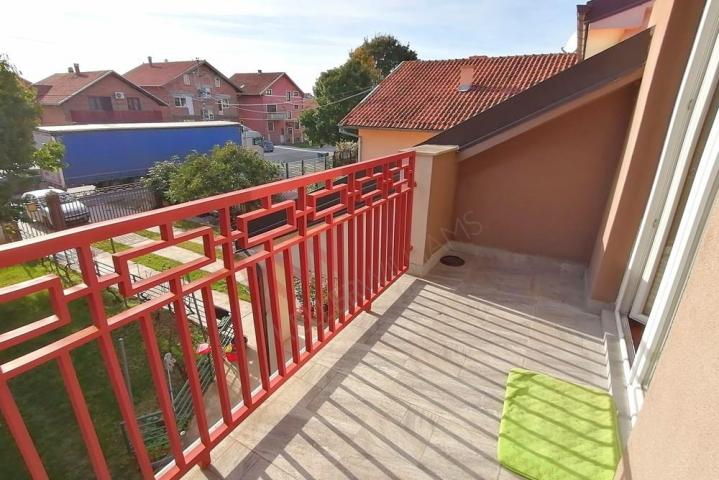 
				Divna porodična kuća -PO+P+PK- bruto površine 431m2
			