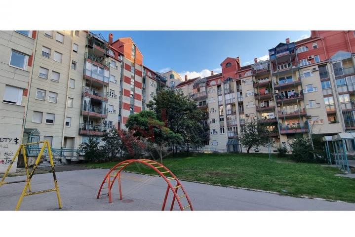 
				Nedeljka Gvozdenovića, 48m2, dvosoban, pr
			