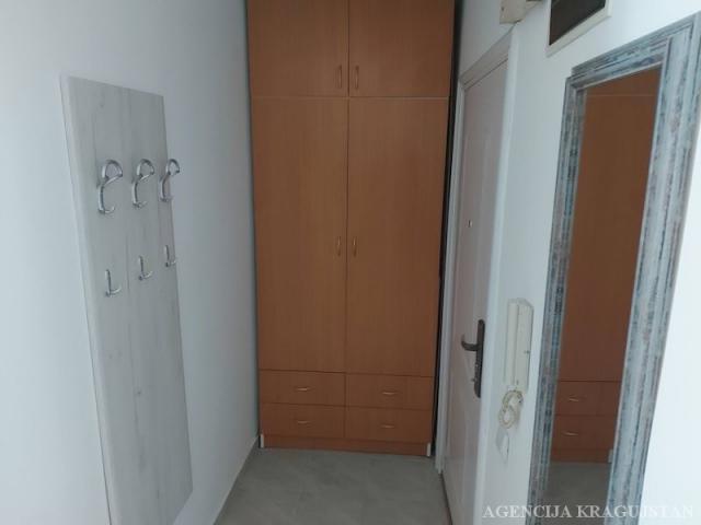 Izdavanje, Stan, 33. 00m2 , Centar