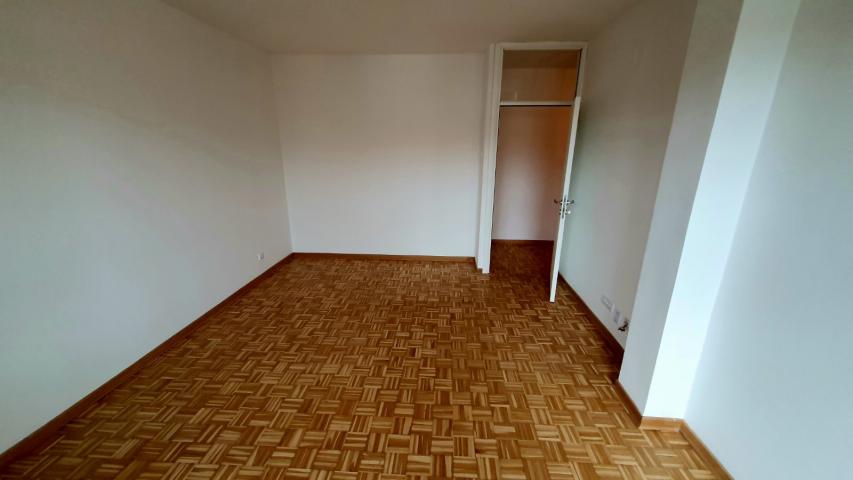 VRACAR CRVENI KRST 43m2 , T , 156900e