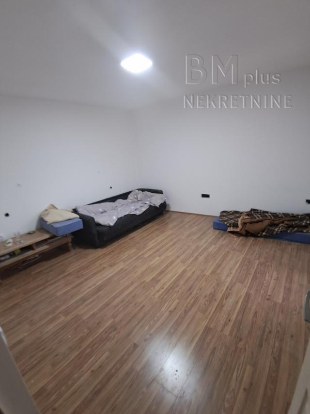  Na prodaju Renovirana prizemna kuća 84m2, Bubanj - Novi Niš. 