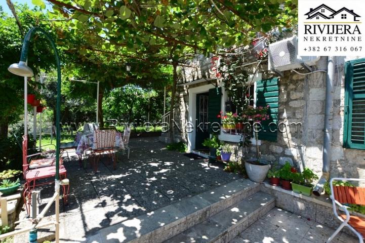 Stone house for sale in the center of Igalo, Herceg Novi