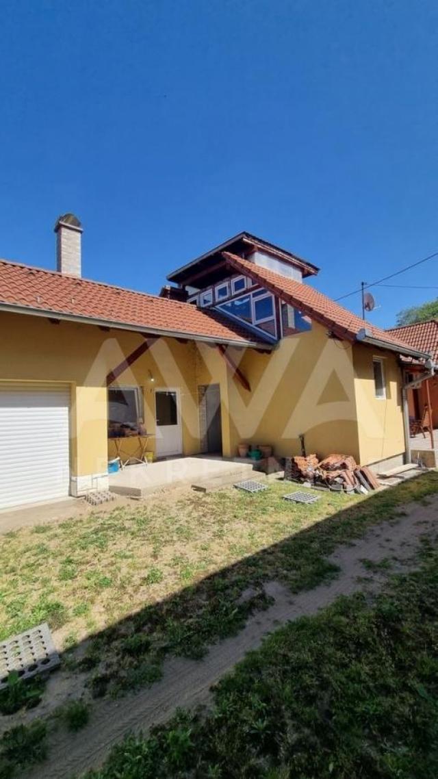 Kompletno renovirana i opremljena kuća, 96m2, plac 4a