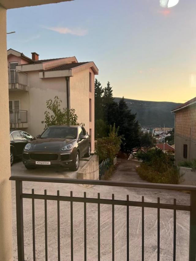 One-Bedroom Apartment for Rent 60 m2, Herceg Novi, Kumbor