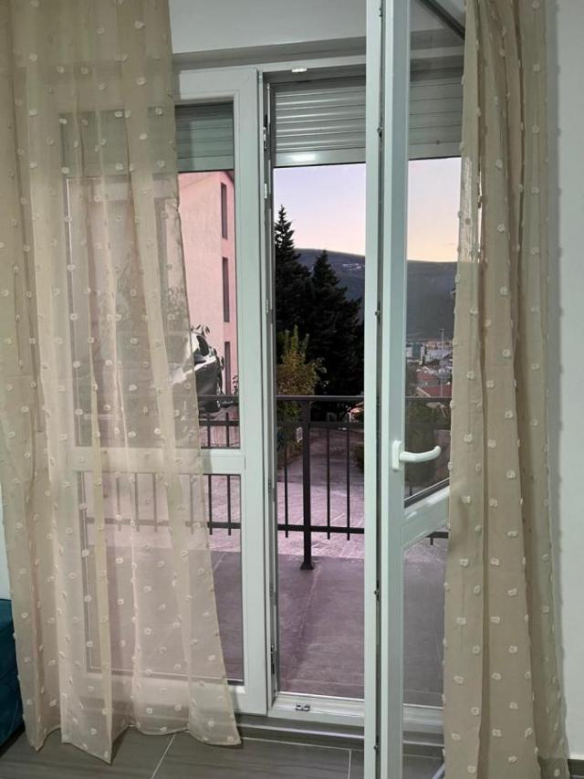 One-Bedroom Apartment for Rent 60 m2, Herceg Novi, Kumbor