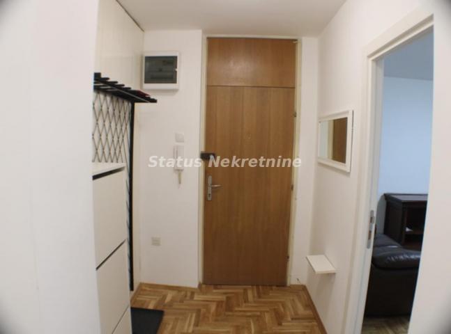 LUX stan-Branimira Čosića -zgrada iza Bulevara Oslobođenja -62 m2 -650e 065/3858-888