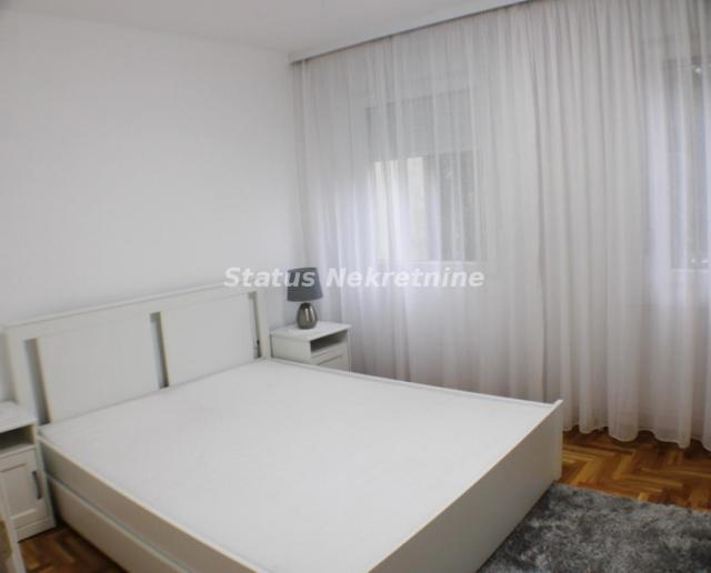 LUX stan-Branimira Čosića -zgrada iza Bulevara Oslobođenja -62 m2 -650e 065/3858-888