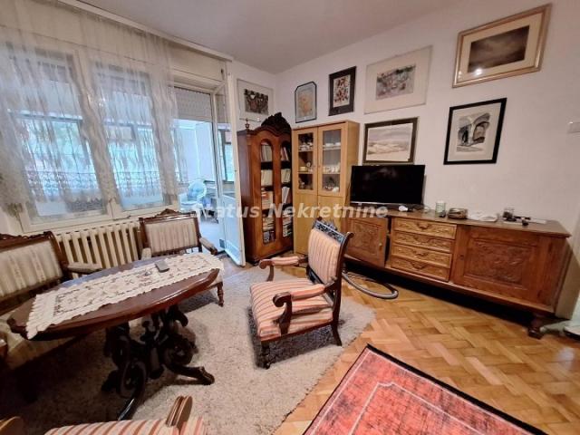 RENOVIRAN DVOSOBAN STAN 60M2, CENTAR, MAKSIMA GORKOG, BLIZU KEJA, 400EU