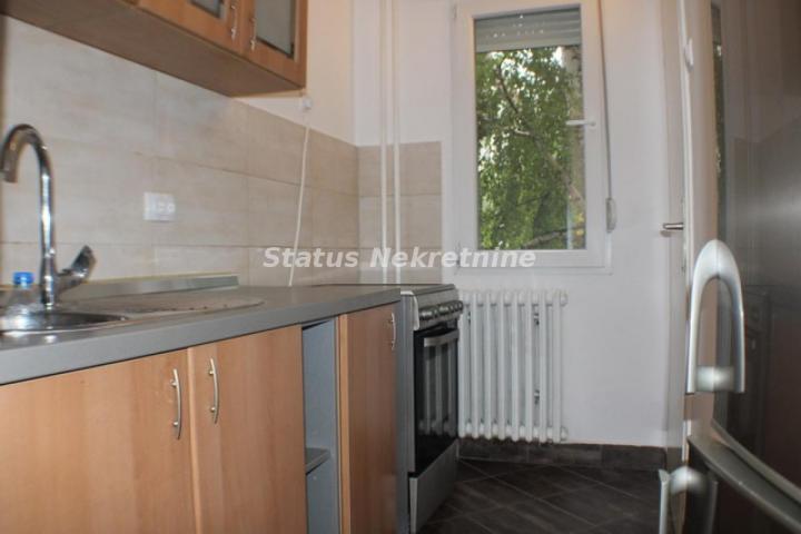 LUX stan-Branimira Čosića -zgrada iza Bulevara Oslobođenja -62 m2 -650e 065/3858-888