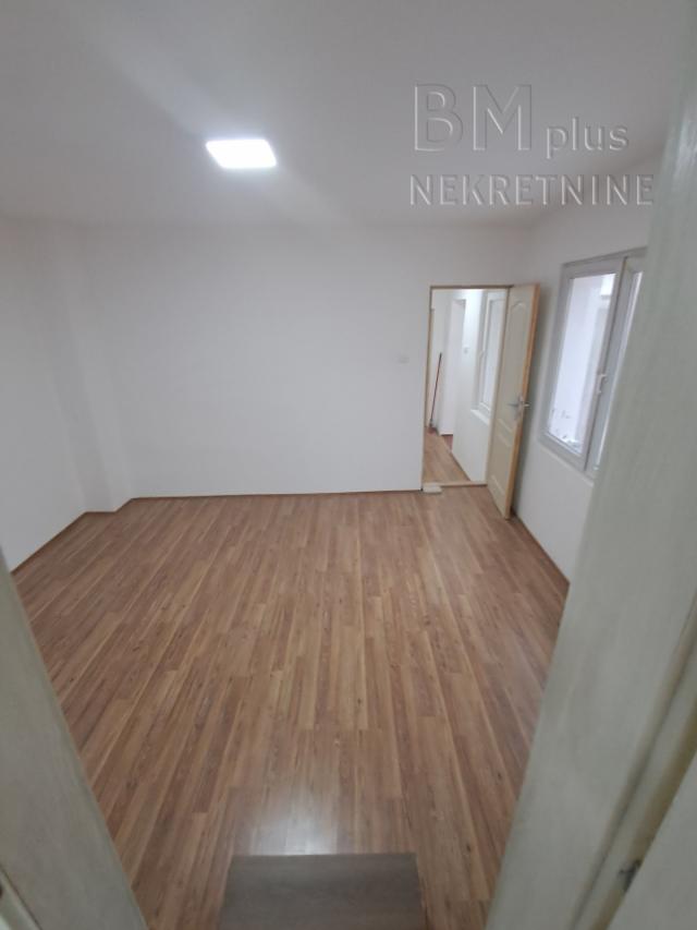  Na prodaju Renovirana prizemna kuća 84m2, Bubanj - Novi Niš. 